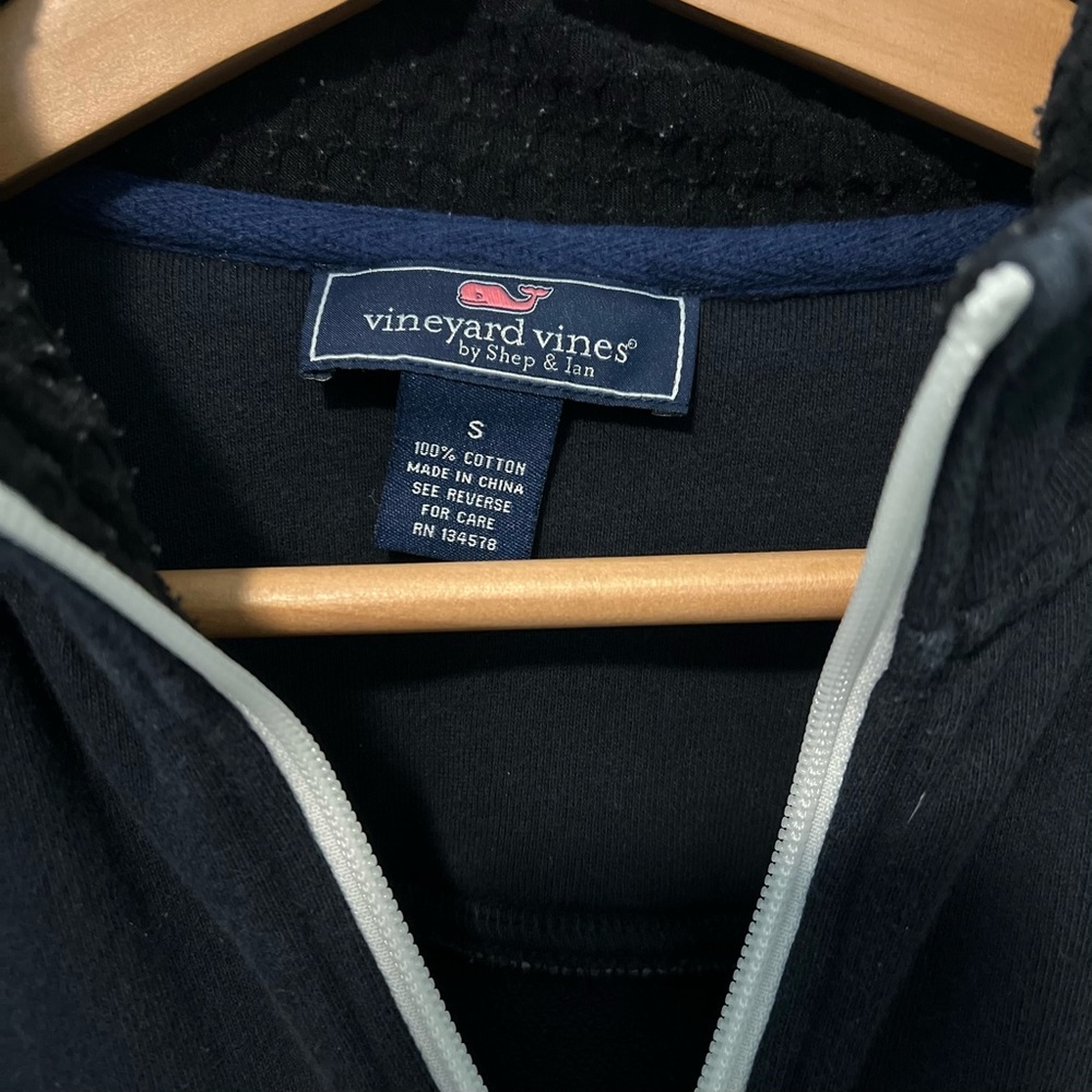 Men’s Vineyard Vines Navy Blue Quarter Zip - Picture 3 of 3